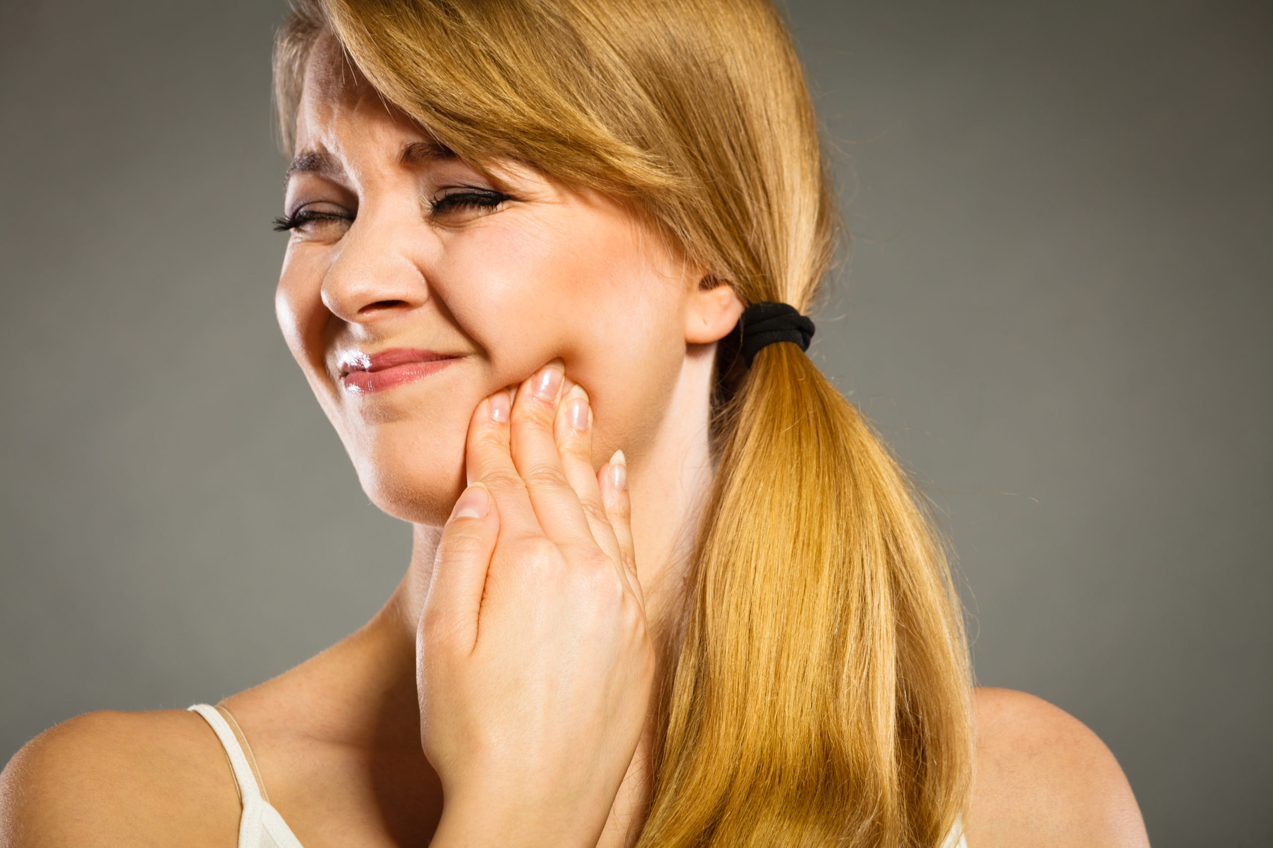 Dental patient in need of immediate dental treatment